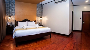 Plaza Suite